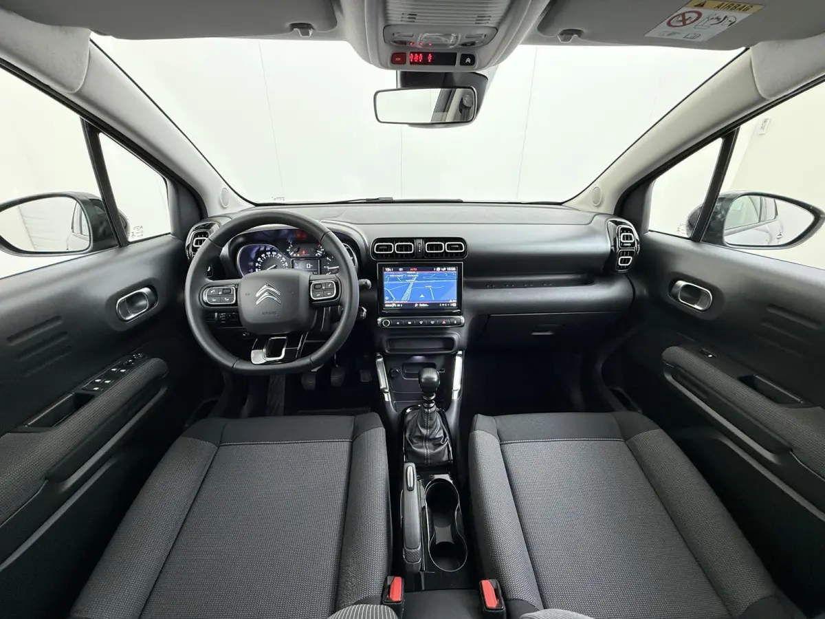 SUV Shine 110pk | Navigatie | Achteruitrijcamera | Climate Control | Cruise Control | Parkeersensoren | Apple Carplay / Android Auto | DAB+ radio | Bluetooth | Elektrisch inklapbare spiegels