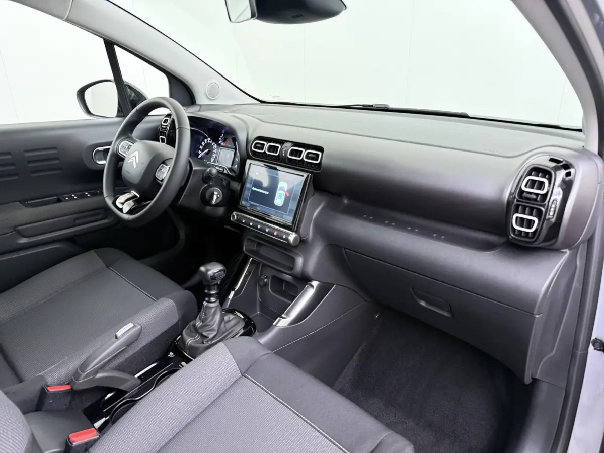 SUV Shine 110pk | Navigatie | Achteruitrijcamera | Climate Control | Cruise Control | Parkeersensoren | Apple Carplay / Android Auto | DAB+ radio | Bluetooth | Elektrisch inklapbare spiegels