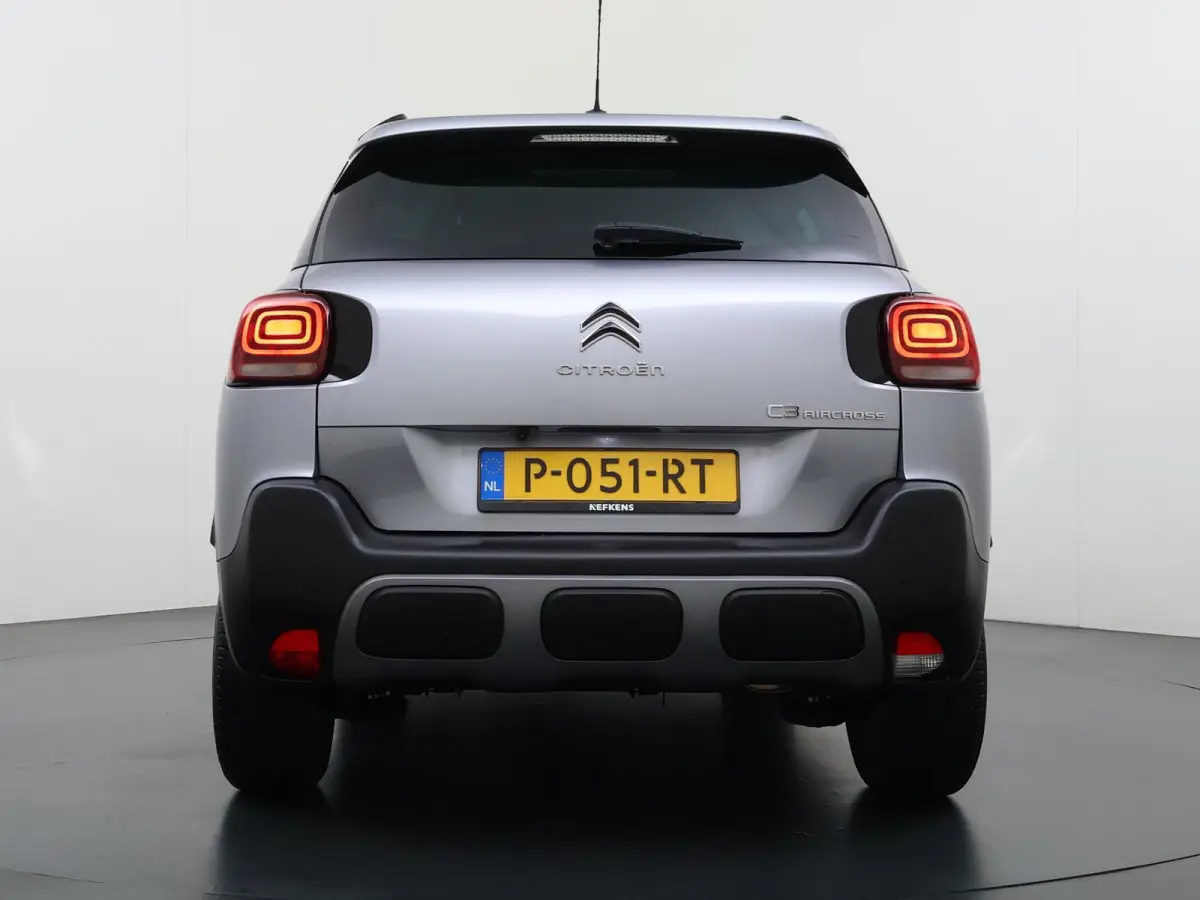 SUV Shine 110pk | Navigatie | Achteruitrijcamera | Climate Control | Cruise Control | Parkeersensoren | Apple Carplay / Android Auto | DAB+ radio | Bluetooth | Elektrisch inklapbare spiegels