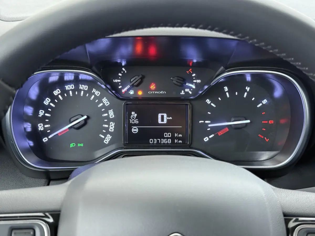 SUV Shine 110pk | Navigatie | Achteruitrijcamera | Climate Control | Cruise Control | Parkeersensoren | Apple Carplay / Android Auto | DAB+ radio | Bluetooth | Elektrisch inklapbare spiegels