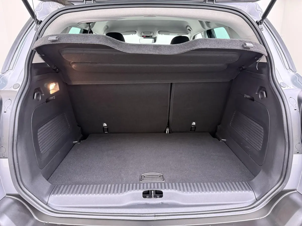 SUV Shine 110pk | Navigatie | Achteruitrijcamera | Climate Control | Cruise Control | Parkeersensoren | Apple Carplay / Android Auto | DAB+ radio | Bluetooth | Elektrisch inklapbare spiegels