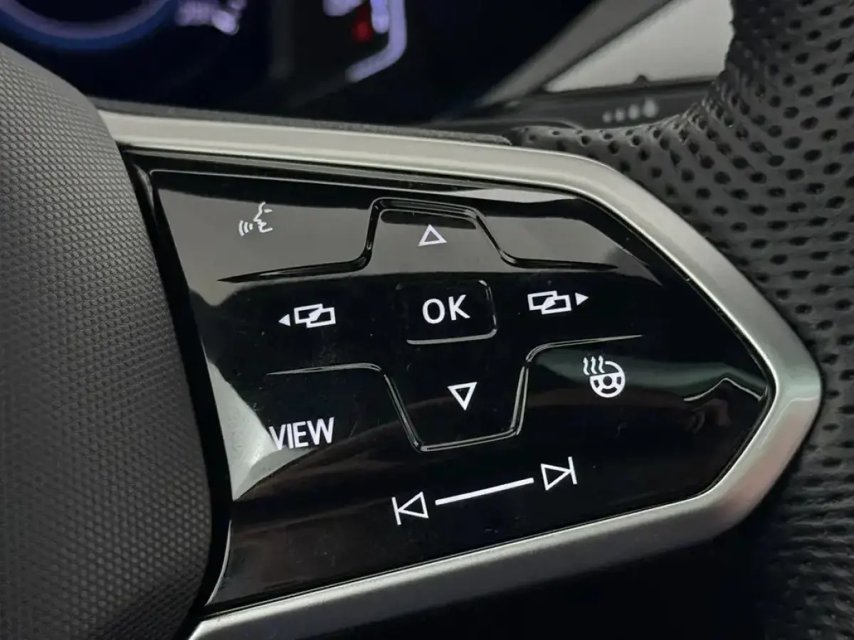 1.4 TSI eHybrid R-Line Business+ - Automaat - Pano/Schuifdak- Winterpakket - Navi - Leder -Org.NL
