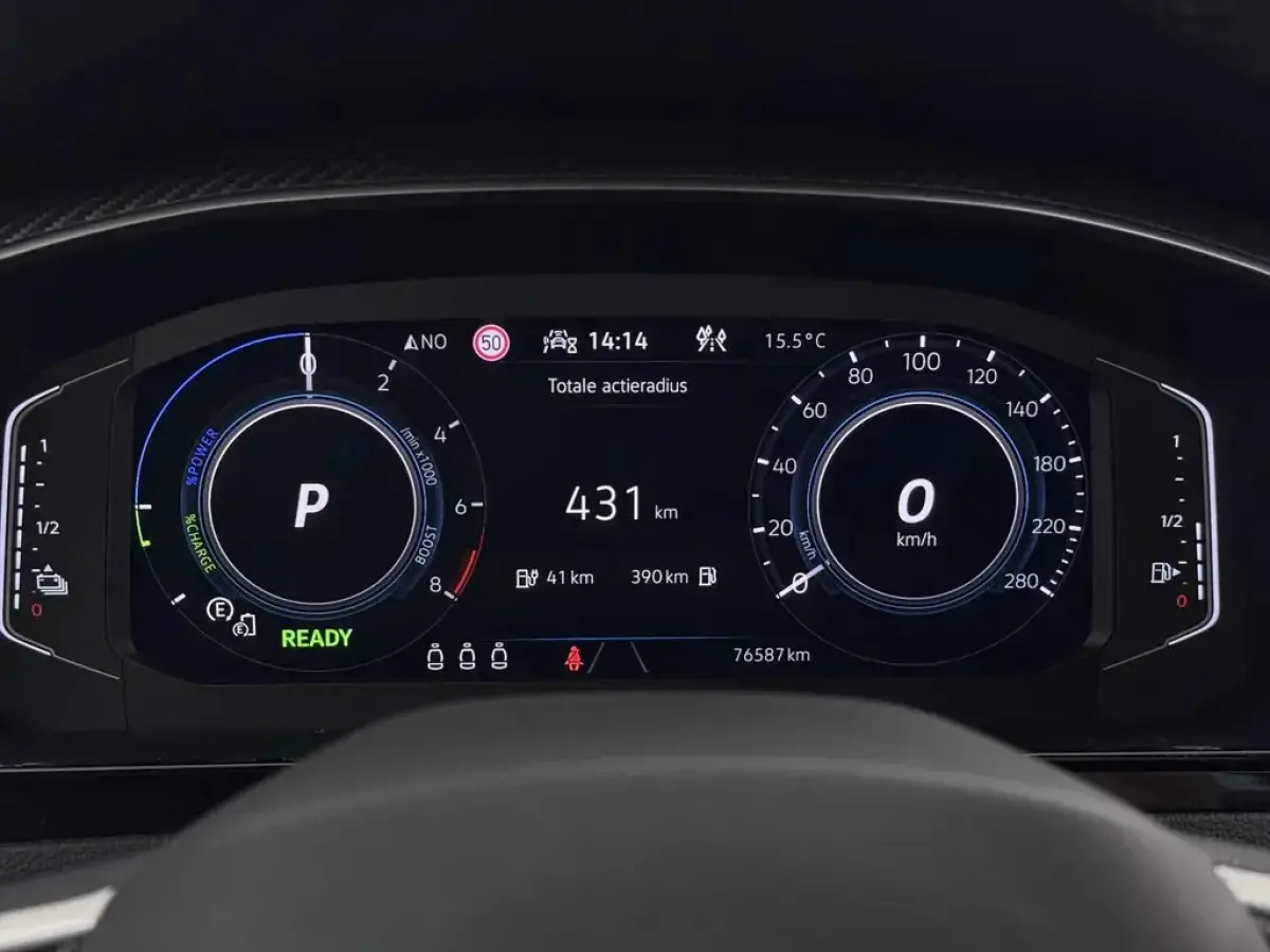 1.4 TSI eHybrid R-Line Business+ - Automaat - Pano/Schuifdak- Winterpakket - Navi - Leder -Org.NL