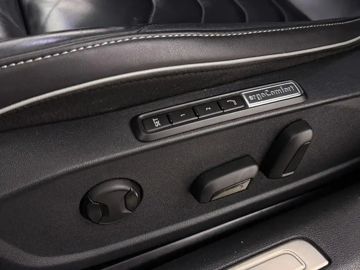 1.4 TSI eHybrid R-Line Business+ - Automaat - Pano/Schuifdak- Winterpakket - Navi - Leder -Org.NL