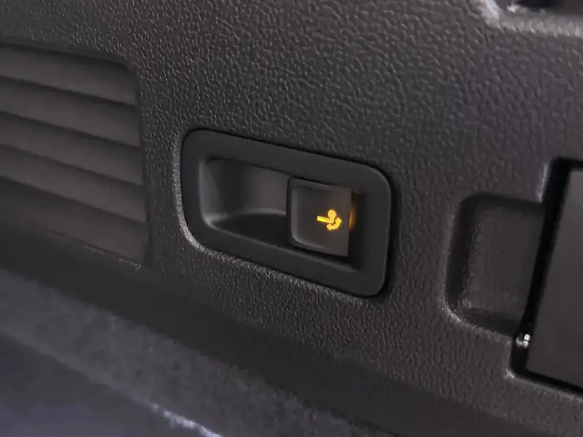1.4 TSI eHybrid R-Line Business+ - Automaat - Pano/Schuifdak- Winterpakket - Navi - Leder -Org.NL