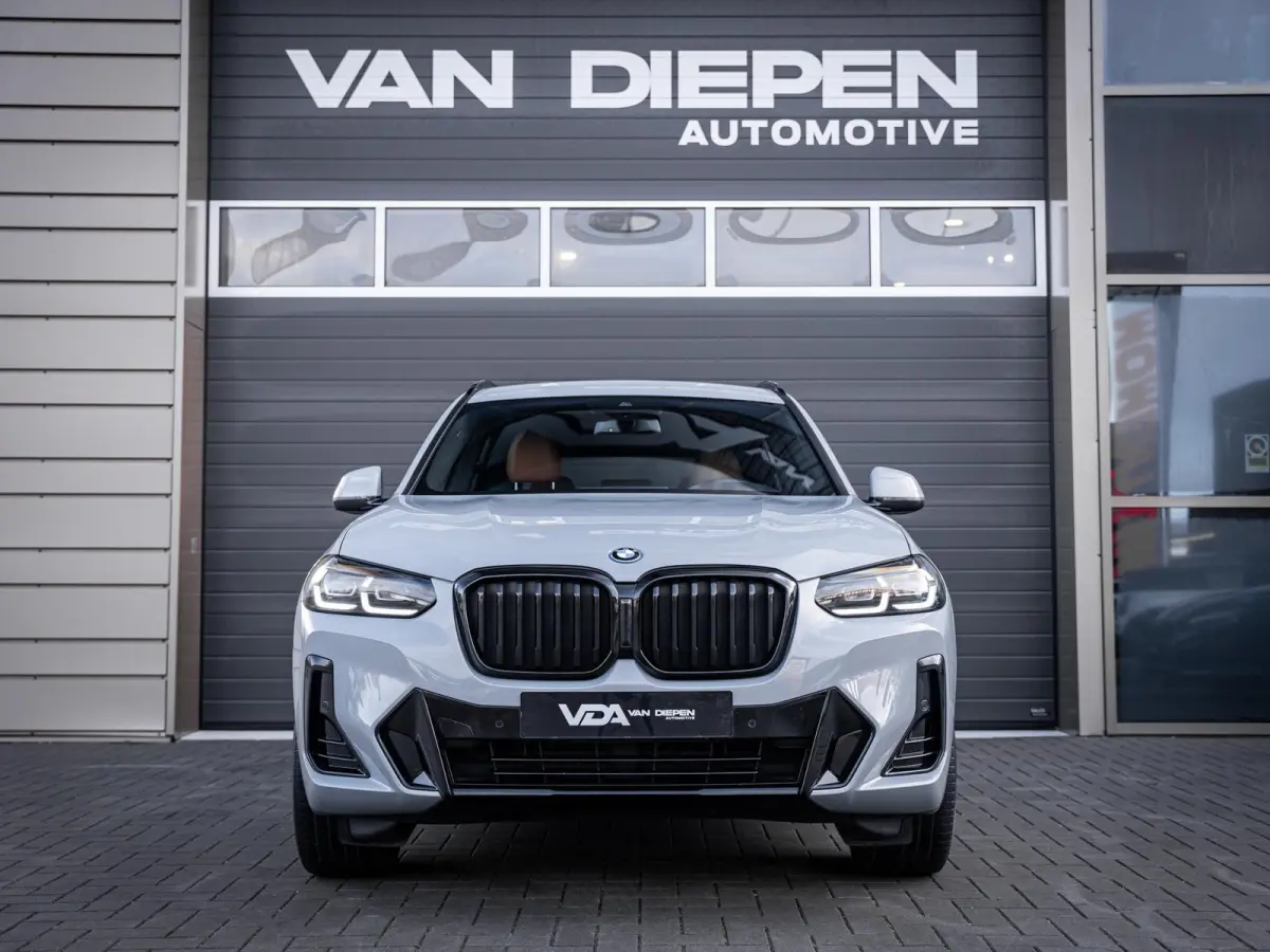 xDrive30e High Executive - M-Sport Pro l HUD l Leder l 20'' l Camera l Sfeerverlicht.