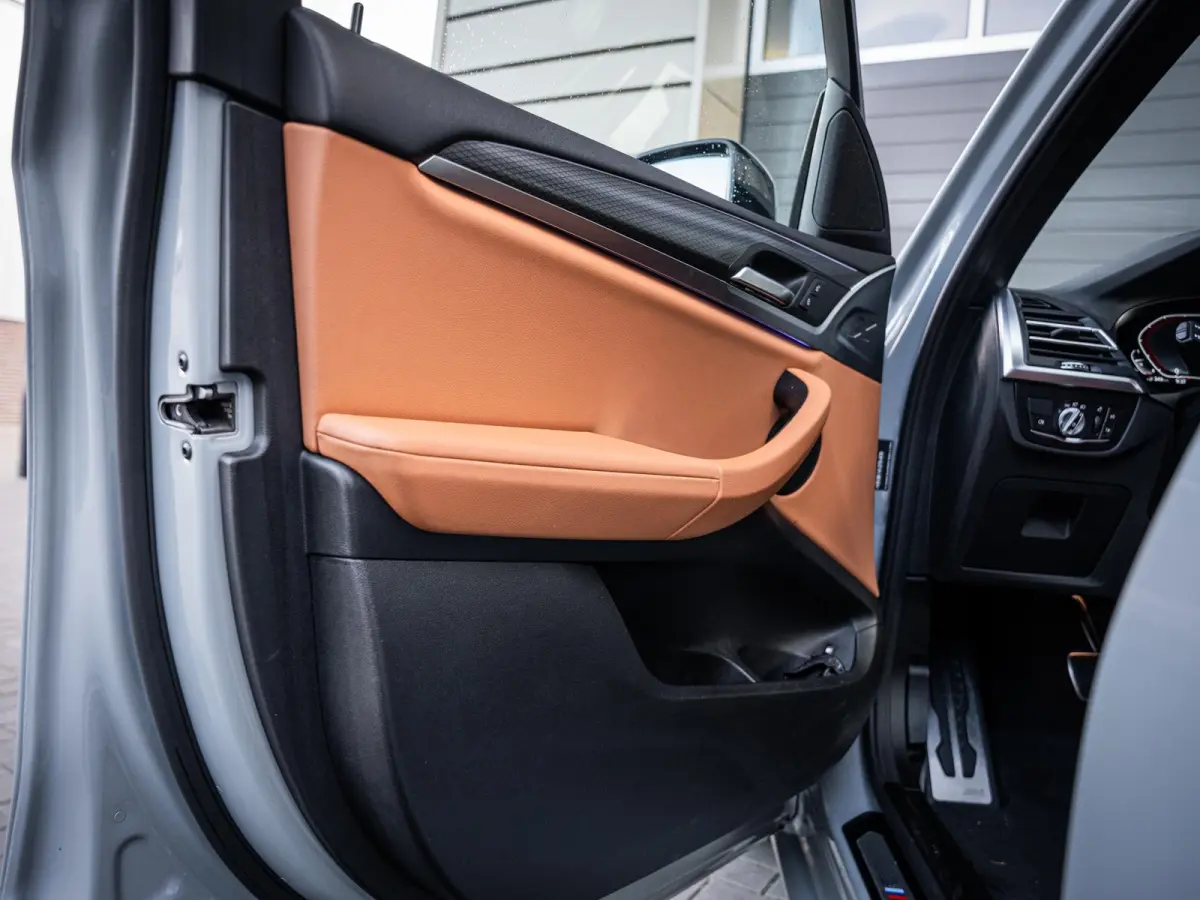 xDrive30e High Executive - M-Sport Pro l HUD l Leder l 20'' l Camera l Sfeerverlicht.