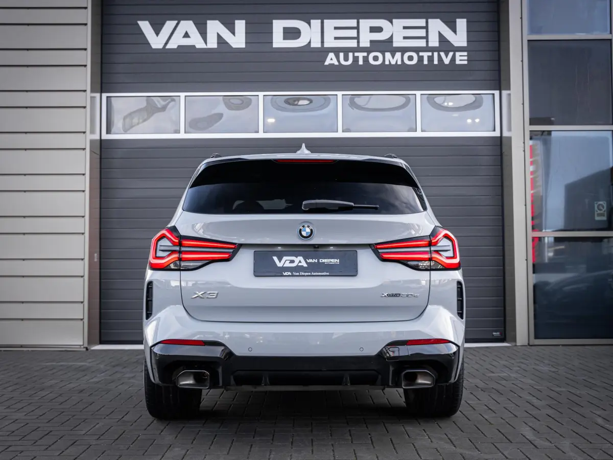 xDrive30e High Executive - M-Sport Pro l HUD l Leder l 20'' l Camera l Sfeerverlicht.