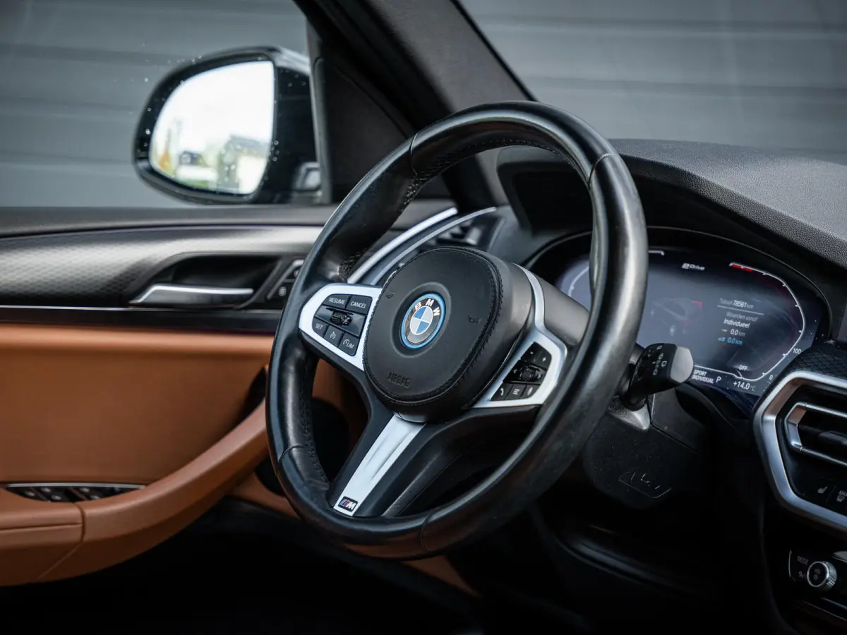 xDrive30e High Executive - M-Sport Pro l HUD l Leder l 20'' l Camera l Sfeerverlicht.