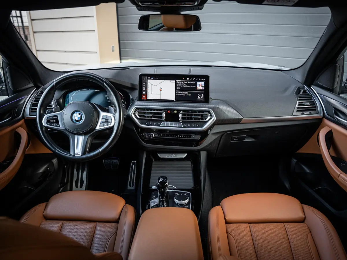 xDrive30e High Executive - M-Sport Pro l HUD l Leder l 20'' l Camera l Sfeerverlicht.