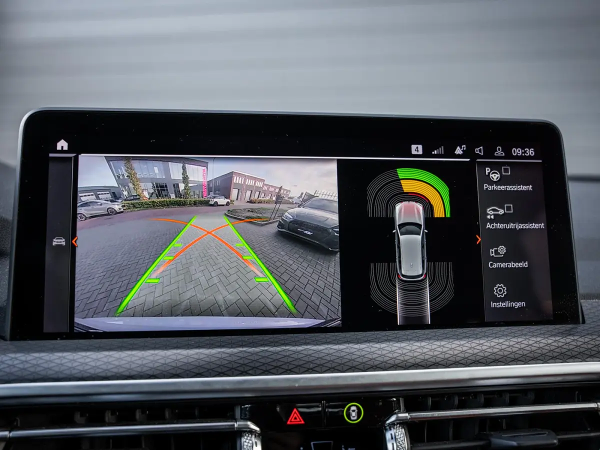xDrive30e High Executive - M-Sport Pro l HUD l Leder l 20'' l Camera l Sfeerverlicht.