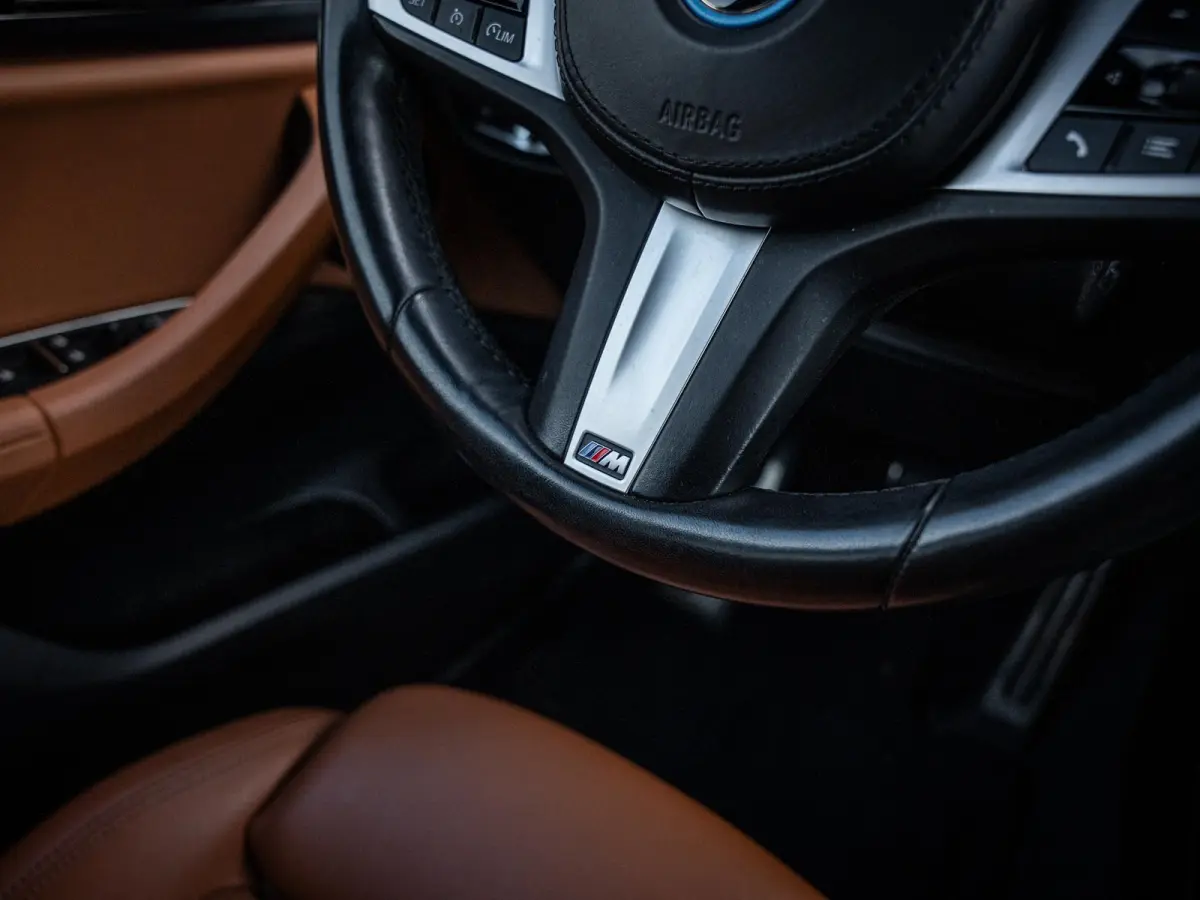xDrive30e High Executive - M-Sport Pro l HUD l Leder l 20'' l Camera l Sfeerverlicht.