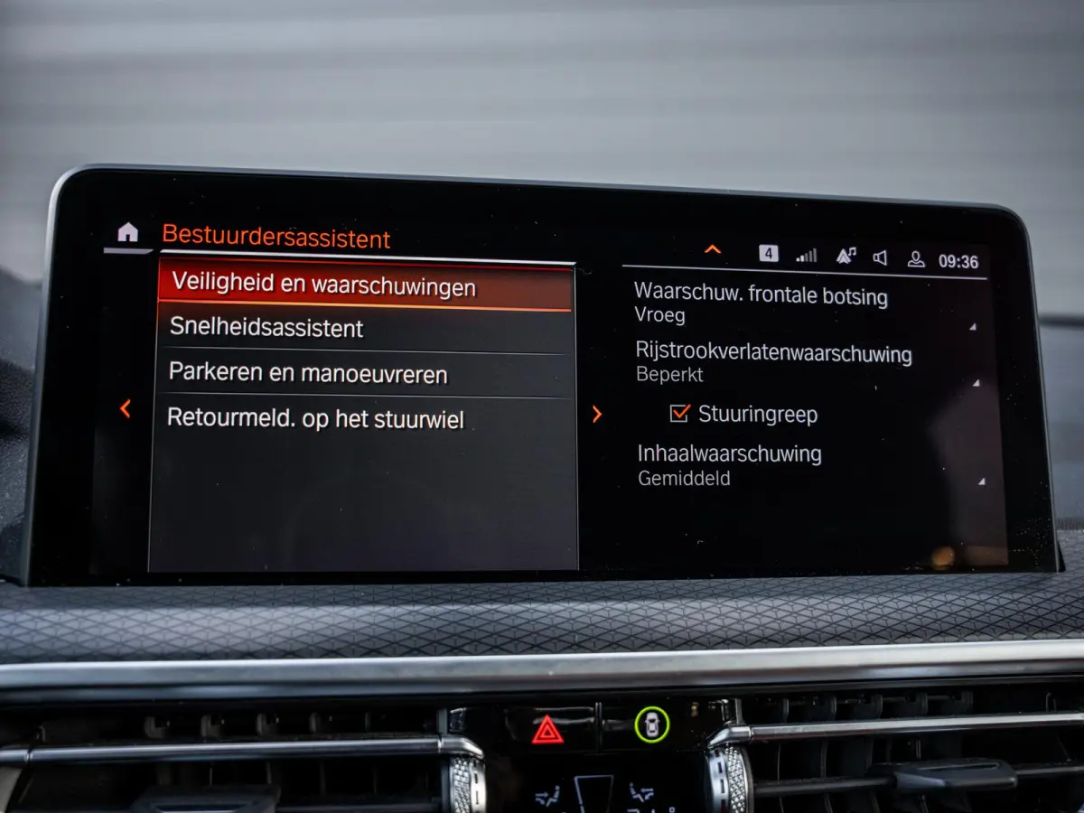 xDrive30e High Executive - M-Sport Pro l HUD l Leder l 20'' l Camera l Sfeerverlicht.