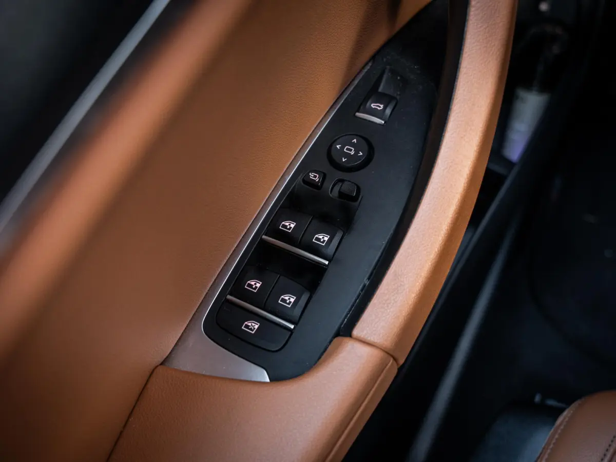 xDrive30e High Executive - M-Sport Pro l HUD l Leder l 20'' l Camera l Sfeerverlicht.