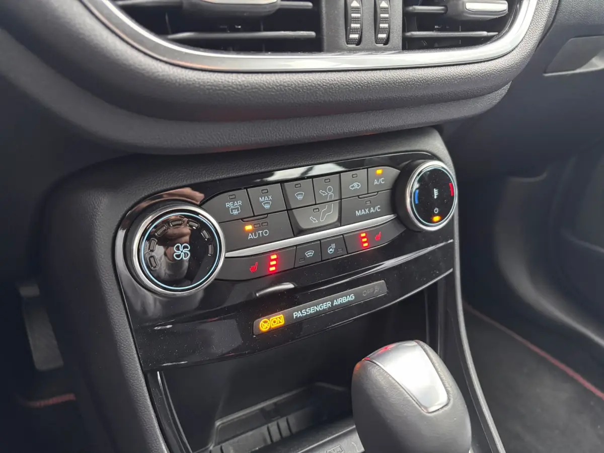 1.0 EcoBoost ST-Line | Automaat | 100% dealer o.h. | Adaptieve cruise | Camera | Winter-pack | Trekhaak | Apple carplay / adriod auto | Wordt verwacht