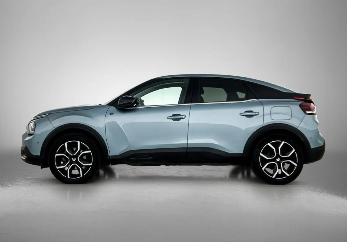 Shine 50 kWh 136pk | Accu 95% | Navigatie | Achteruitrijcamera | Lederen bekleding | Stoelen elektrisch+massage+verwarmd | Dodehoeksensor | Climate Control | Adaptieve Cruise Control | Head-