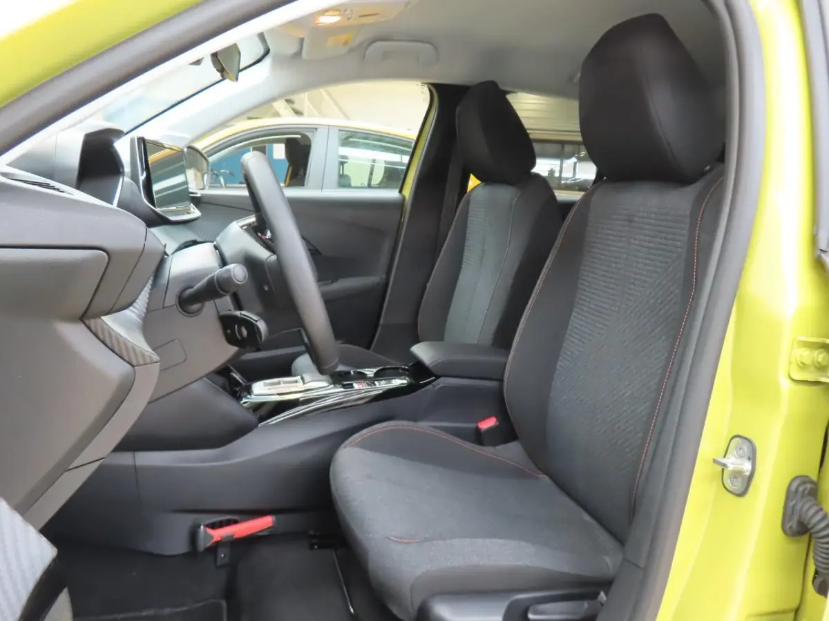 EV Business 51 kWh | Fase 3 laden | SOH 99% | 51 kWh | Navigatie | Apple carplay | Parkeersensoren voor + achter |