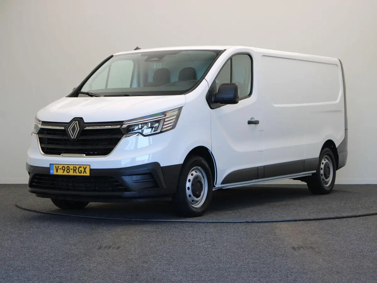 2.0 Blue dCi 110 T30 L2H1 Start | Cruise Control | Navigatie systeem | Achteruitrijcamera | Apple Carplay & Android Auto | Parkeersensoren achter | Zijschuifdeur |