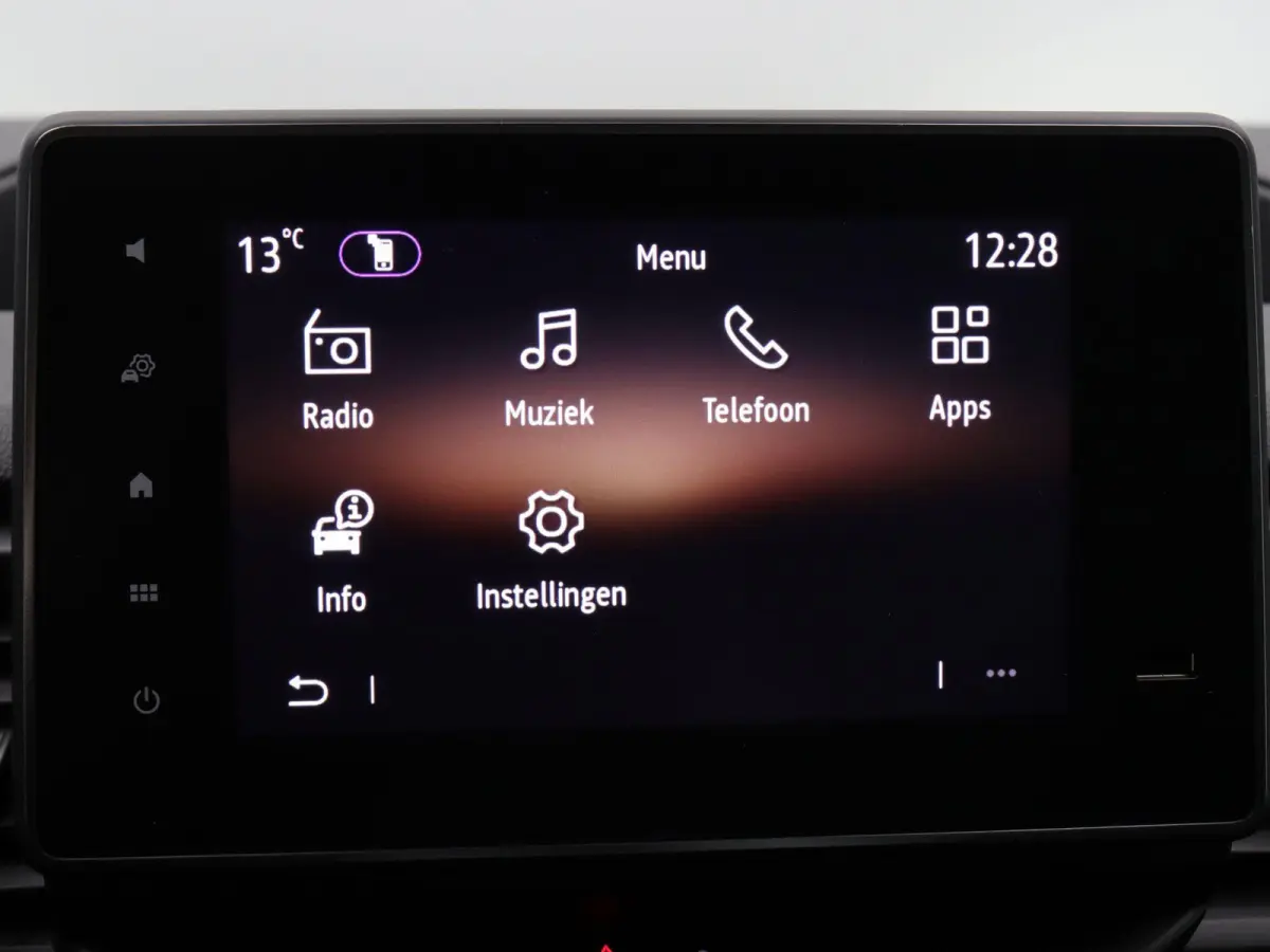 2.0 Blue dCi 110 T30 L2H1 Start | Cruise Control | Navigatie systeem | Achteruitrijcamera | Apple Carplay & Android Auto | Parkeersensoren achter | Zijschuifdeur |