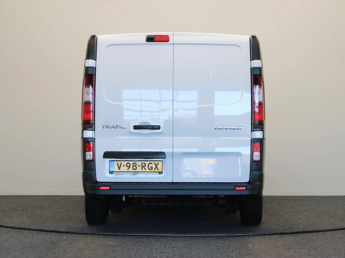 2.0 Blue dCi 110 T30 L2H1 Start | Cruise Control | Navigatie systeem | Achteruitrijcamera | Apple Carplay & Android Auto | Parkeersensoren achter | Zijschuifdeur |