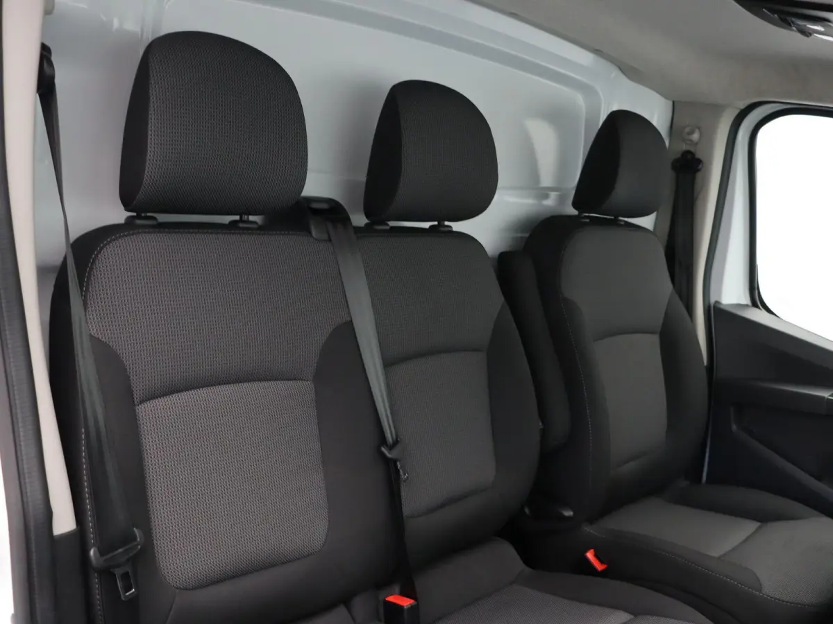 2.0 Blue dCi 110 T30 L2H1 Start | Cruise Control | Navigatie systeem | Achteruitrijcamera | Apple Carplay & Android Auto | Parkeersensoren achter | Zijschuifdeur |