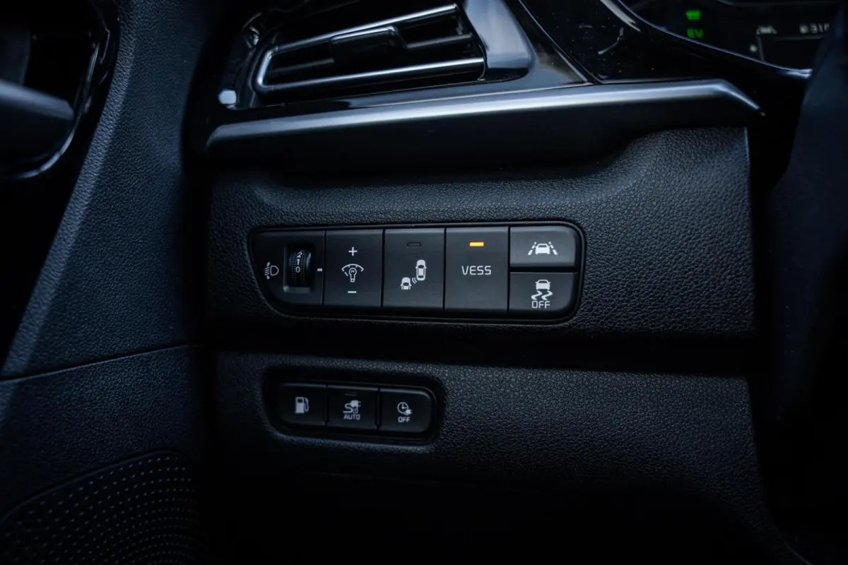 1.6 GDi PHEV DynamicPlusLine*CAMERA*CARPLAY*ACC*LED