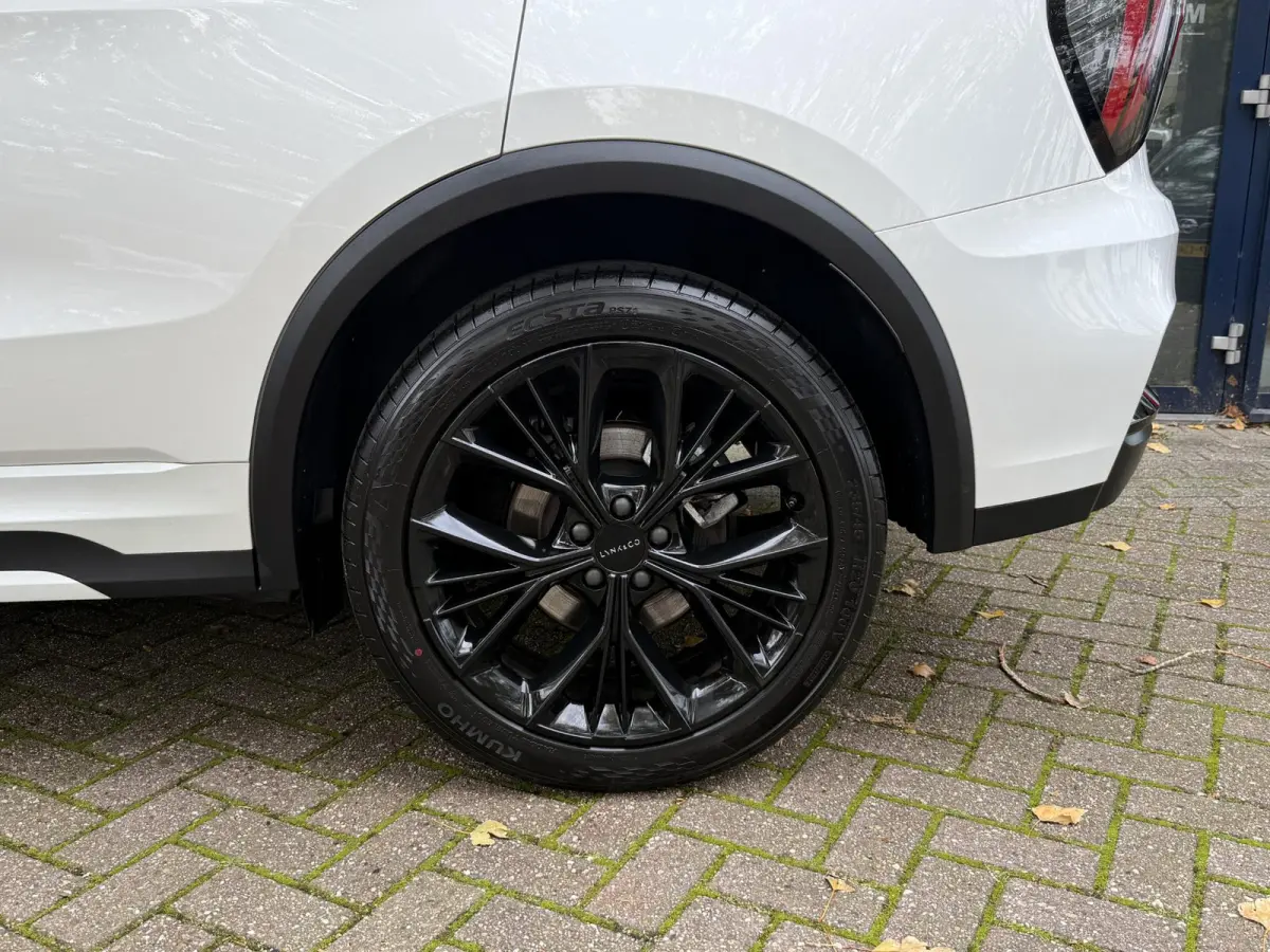 1.5 More | Panoramadak | Leer | Climate Control | Apple Carplay | Navigatie | Licht metalen velgen