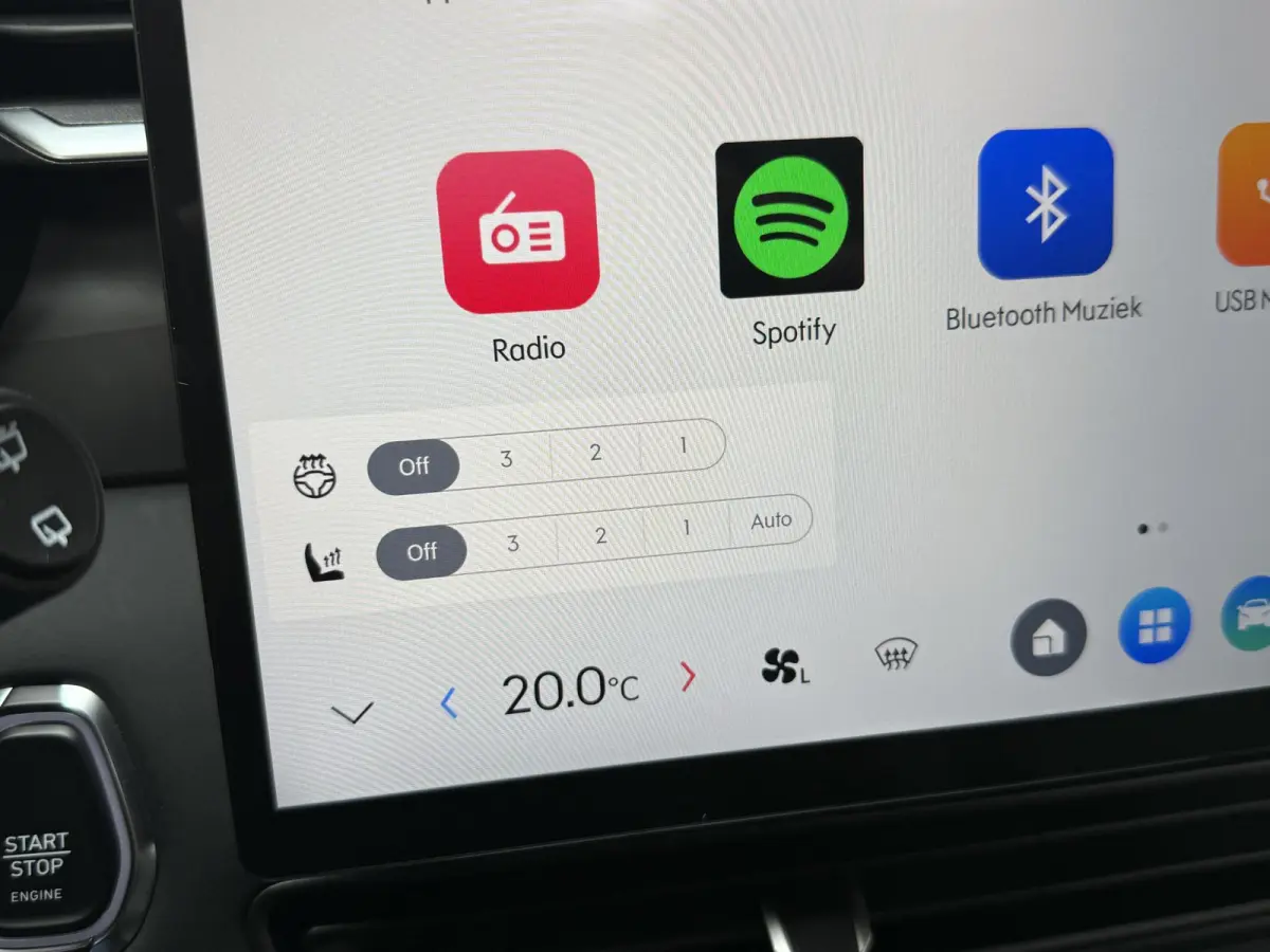 1.5 More | Panoramadak | Leer | Climate Control | Apple Carplay | Navigatie | Licht metalen velgen