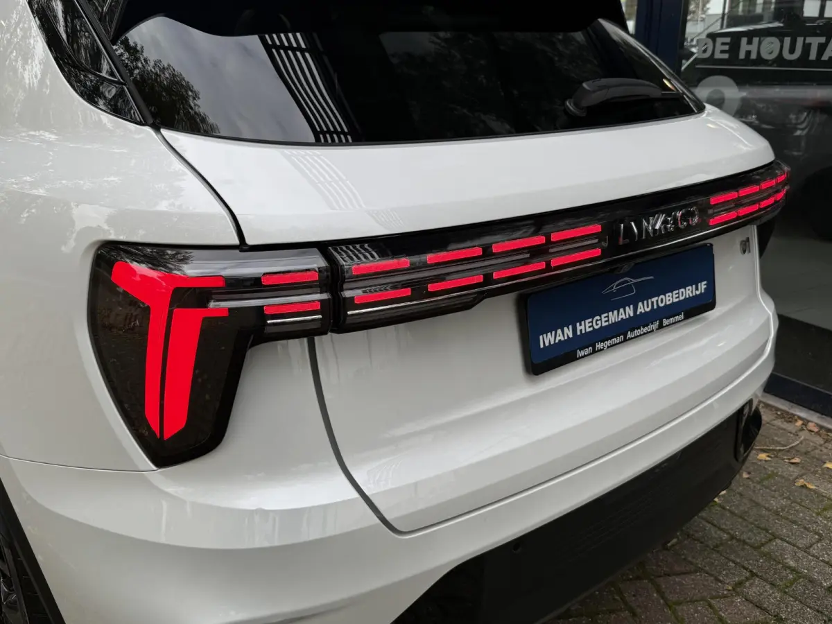 1.5 More | Panoramadak | Leer | Climate Control | Apple Carplay | Navigatie | Licht metalen velgen