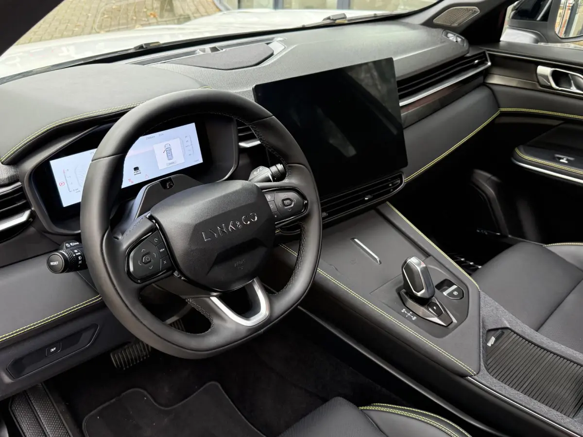 1.5 More | Panoramadak | Leer | Climate Control | Apple Carplay | Navigatie | Licht metalen velgen
