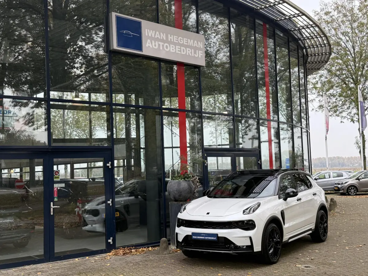 1.5 More | Panoramadak | Leer | Climate Control | Apple Carplay | Navigatie | Licht metalen velgen