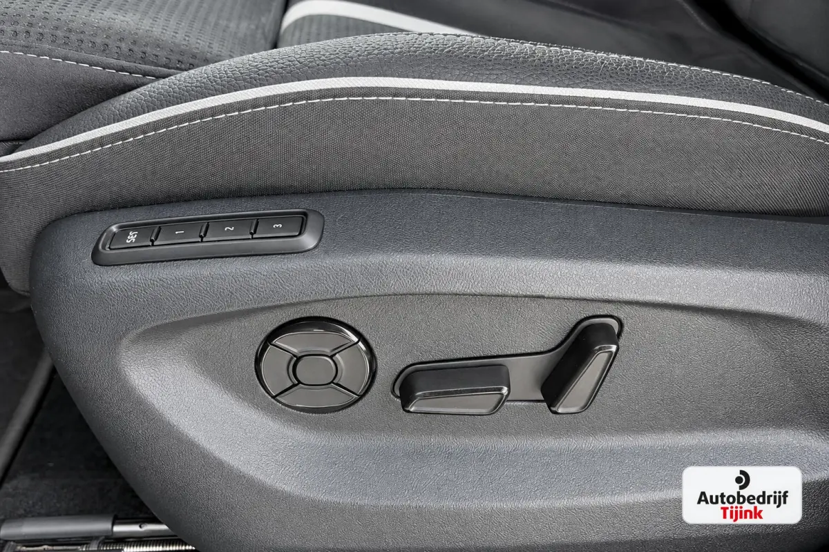 1.5 TSI PHEV Sportline Business | Matrix LED | Trekhaak | Pano | Leder | Family pack | HUD | Stuur- en stoelverwarming v+a | Canton | Elek. stoelen | Elek. achterklep | Kessy | Vol |