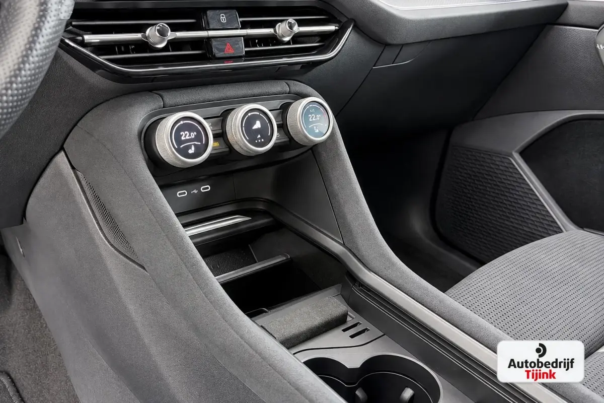 1.5 TSI PHEV Sportline Business | Matrix LED | Trekhaak | Pano | Leder | Family pack | HUD | Stuur- en stoelverwarming v+a | Canton | Elek. stoelen | Elek. achterklep | Kessy | Vol |