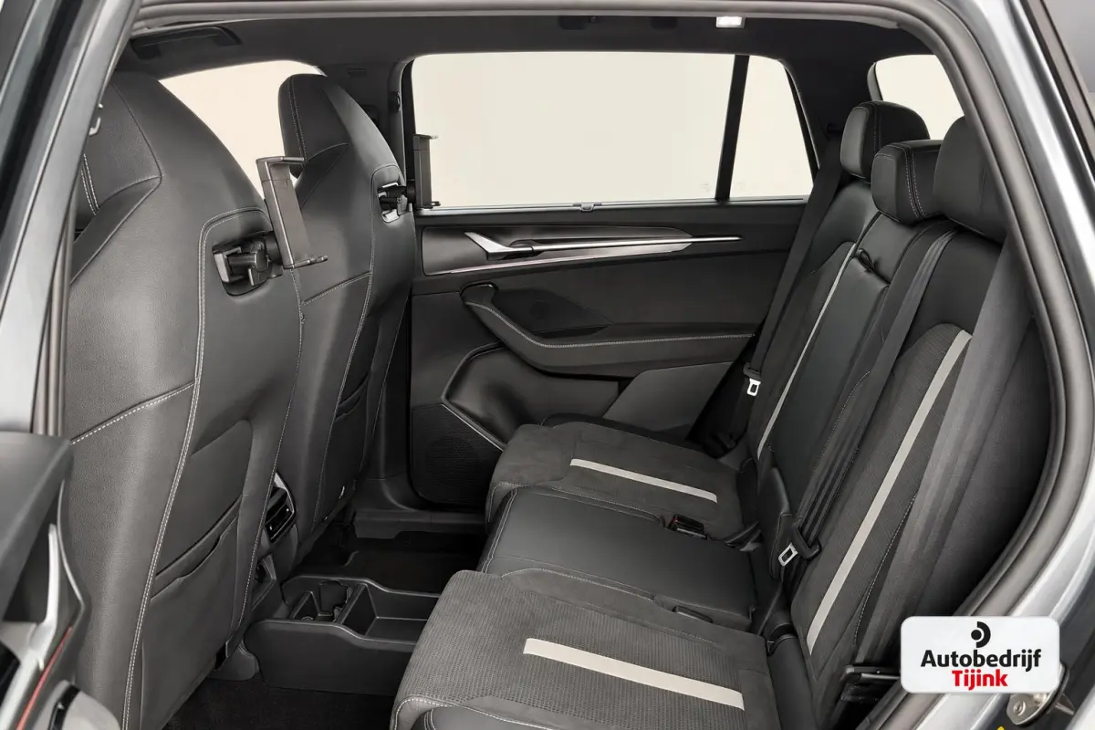 1.5 TSI PHEV Sportline Business | Matrix LED | Trekhaak | Pano | Leder | Family pack | HUD | Stuur- en stoelverwarming v+a | Canton | Elek. stoelen | Elek. achterklep | Kessy | Vol |