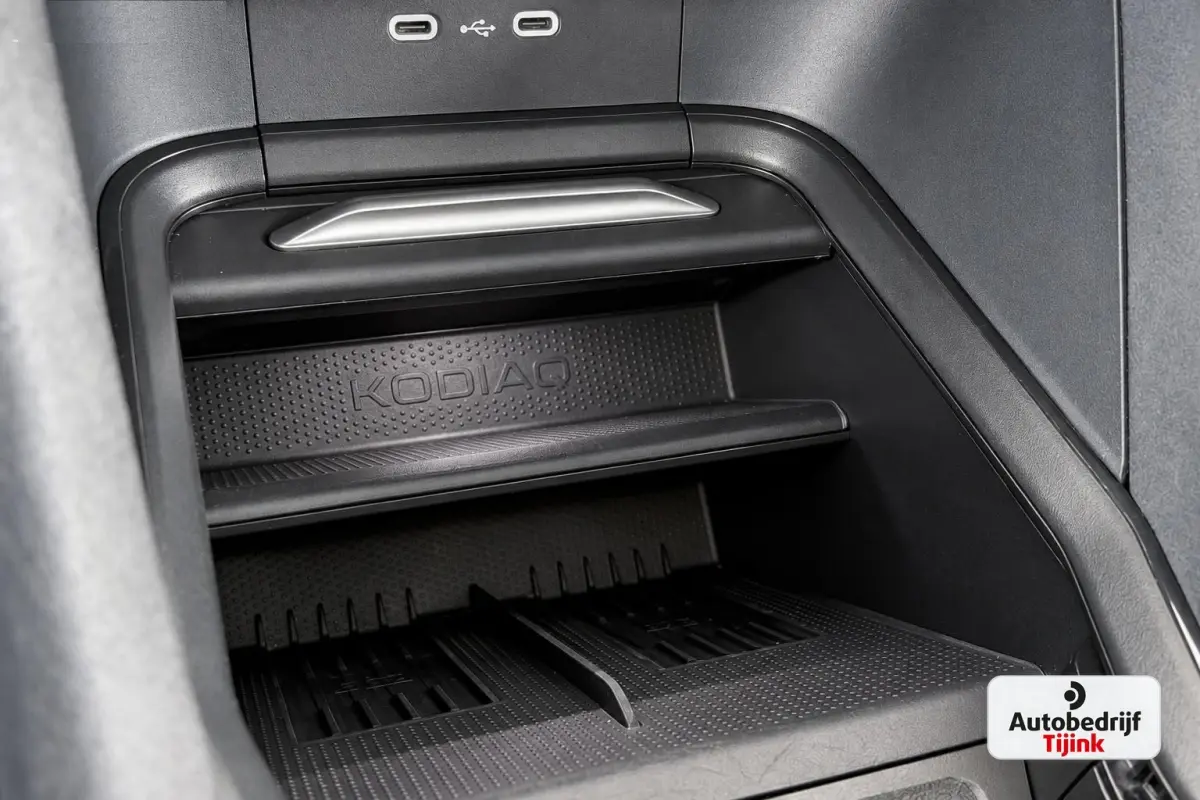 1.5 TSI PHEV Sportline Business | Matrix LED | Trekhaak | Pano | Leder | Family pack | HUD | Stuur- en stoelverwarming v+a | Canton | Elek. stoelen | Elek. achterklep | Kessy | Vol |