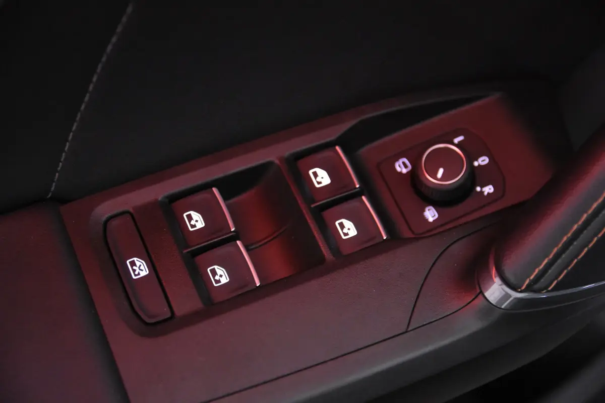 1.4 e-Hybrid Sport *1ste Eigenaar*Leer*Keyless*