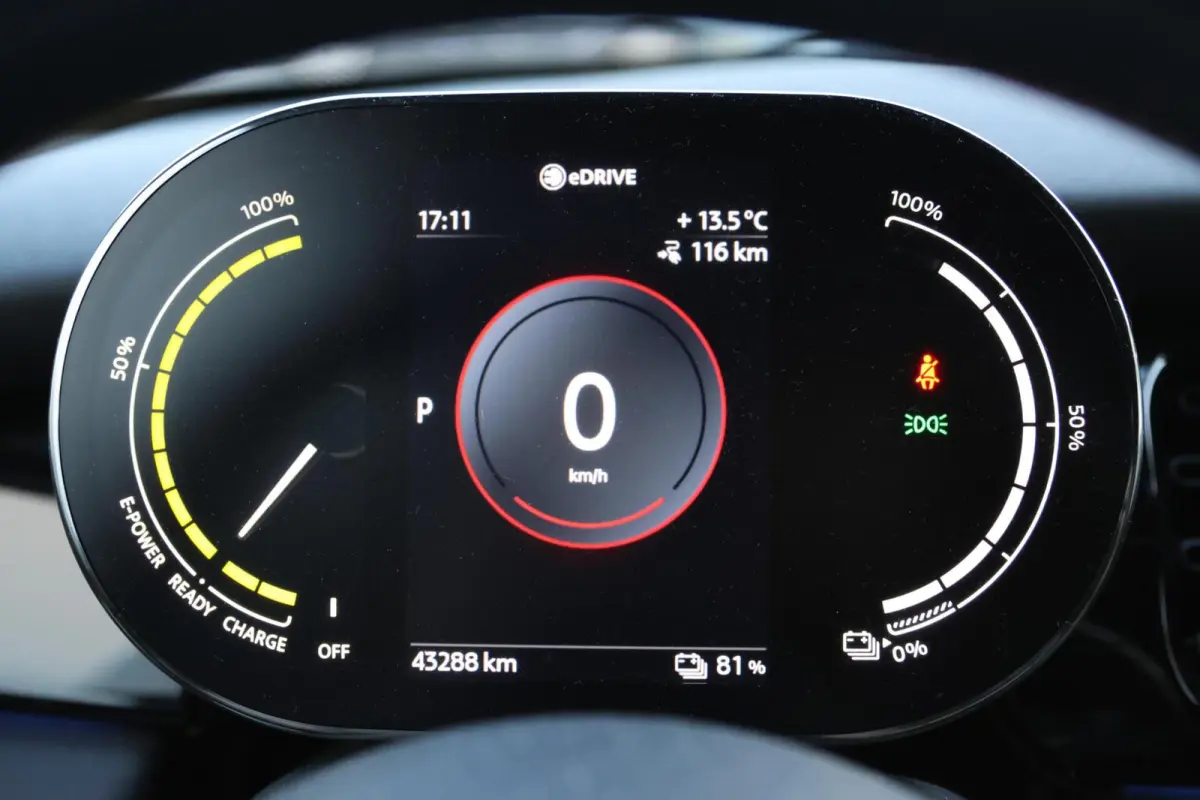 Classic 33 kWh | NAVI | Carplay | SOH 95.6% |