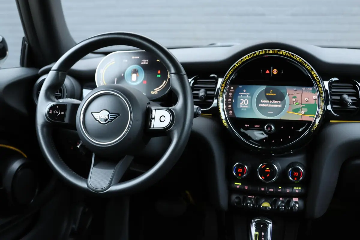 Classic 33 kWh | NAVI | Carplay | SOH 95.6% |