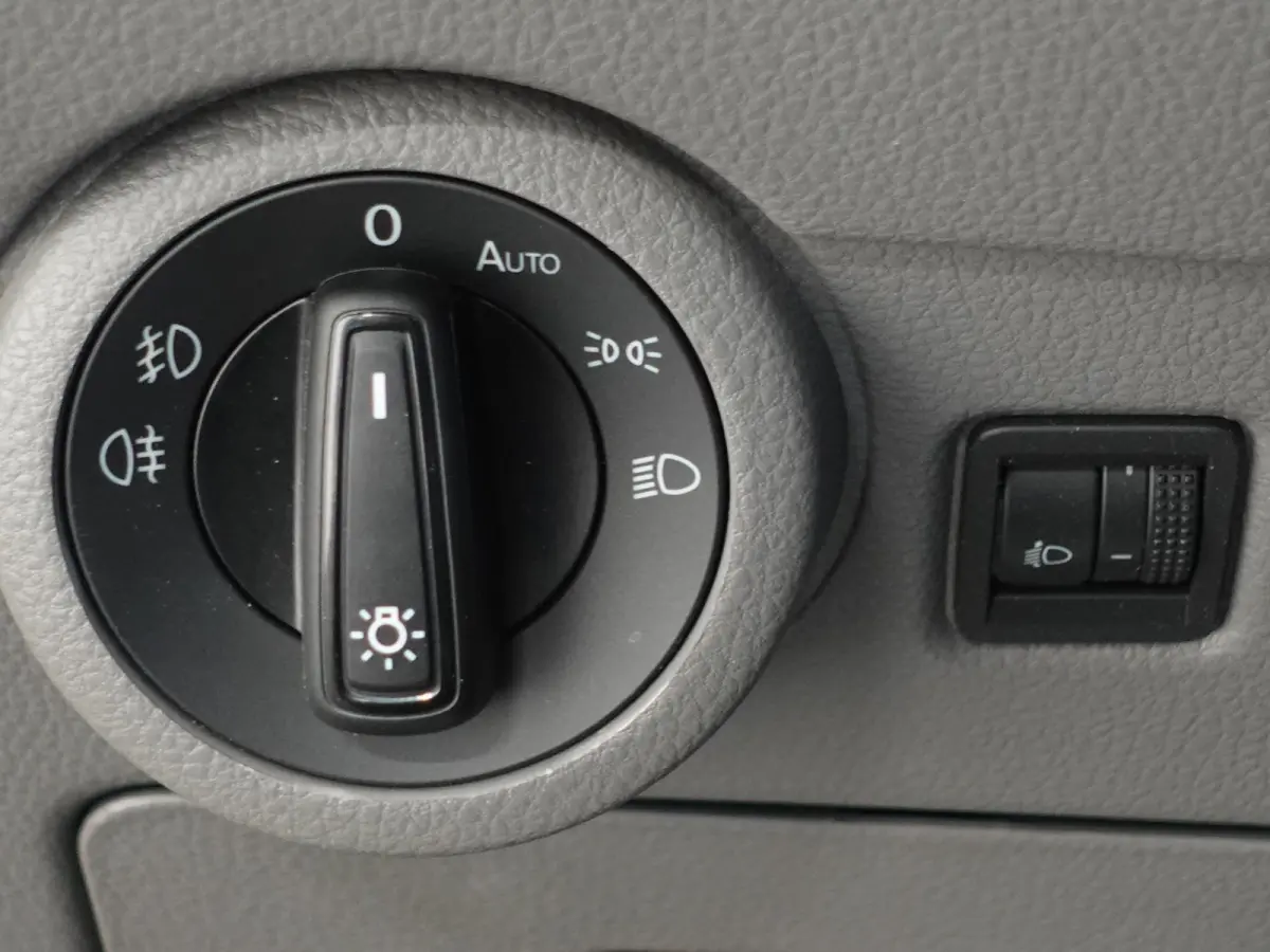 2.0 TDI L2H1 Highline Automaat Dubbele Cabine Navigatie Airco Cruise Control LM velgen