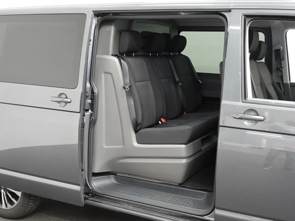 2.0 TDI L2H1 Highline Automaat Dubbele Cabine Navigatie Airco Cruise Control LM velgen