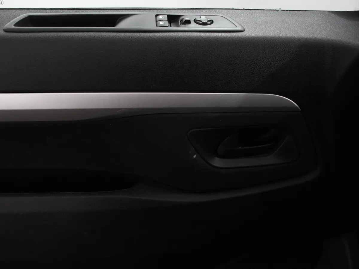 2.0 BlueHDI 180pk Automaat L3 Premium DC Navigatie Bluetooth Lichtmetalen Velgen Look pakket Airco Trekhaak