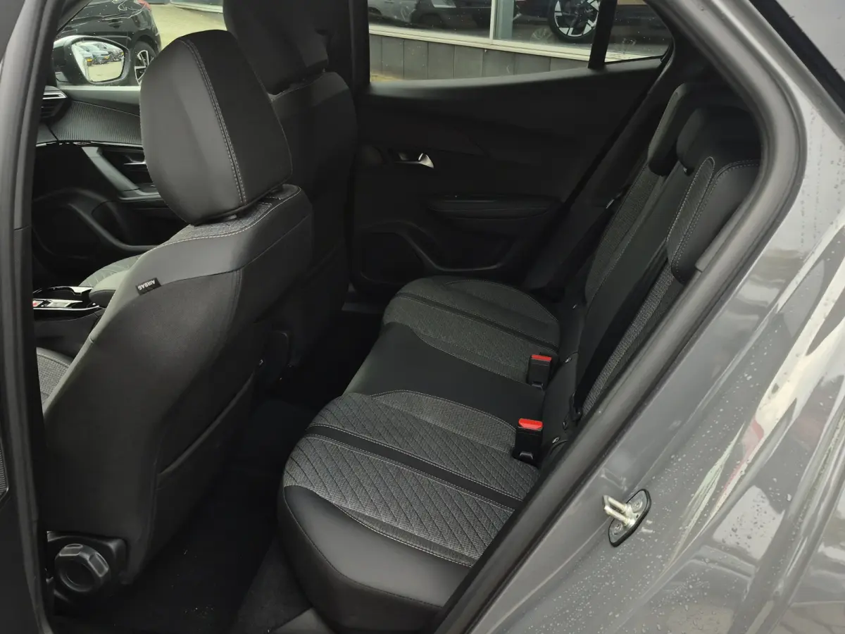 1.2 Hybrid 145 Allure Tot 8 jaar garantie | Camera voor+achter | Carplay/Android auto | Adaptive cruise control | Dodehoek detectie | Keyless entry+start | Full led | LMV17 inch