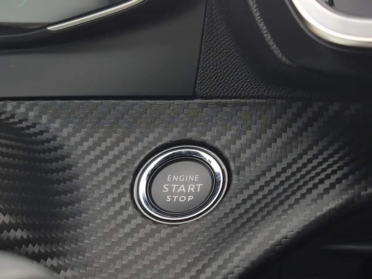1.2 Hybrid 145 Allure Tot 8 jaar garantie | Camera voor+achter | Carplay/Android auto | Adaptive cruise control | Dodehoek detectie | Keyless entry+start | Full led | LMV17 inch