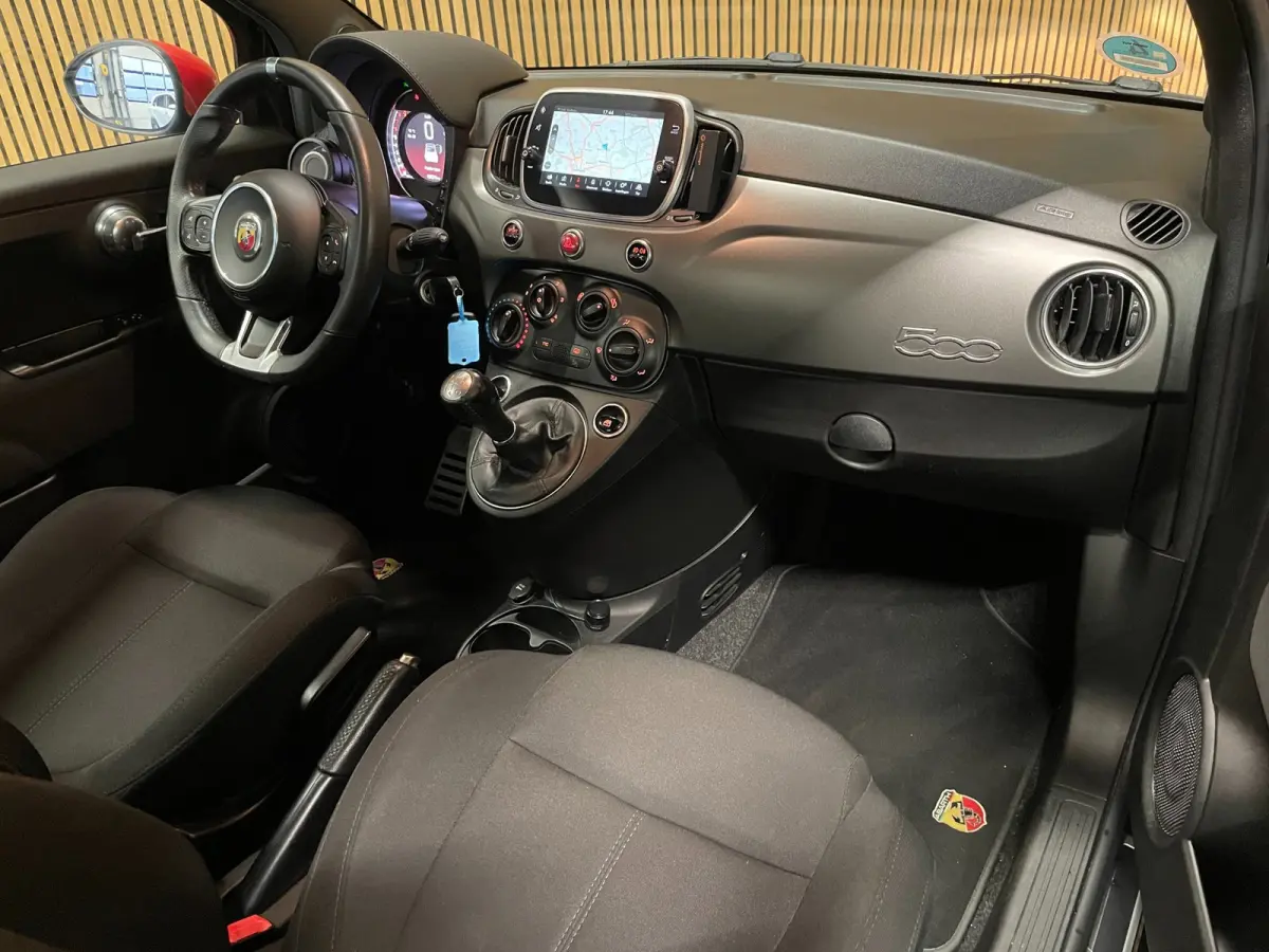 1.4 T-Jet Abarth Turismo 70th Anniversary|160PK|BLACK&RED EDITION|DIGITAL COCKPIT|CABRIO|CARPLAY|NAVIGATIE|AIRCO|MARGE|
