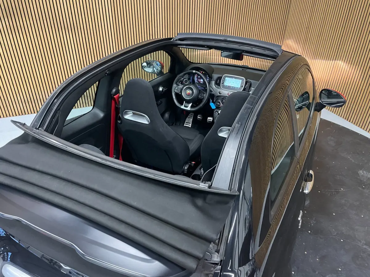 1.4 T-Jet Abarth Turismo 70th Anniversary|160PK|BLACK&RED EDITION|DIGITAL COCKPIT|CABRIO|CARPLAY|NAVIGATIE|AIRCO|MARGE|