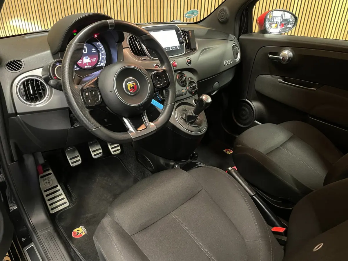 1.4 T-Jet Abarth Turismo 70th Anniversary|160PK|BLACK&RED EDITION|DIGITAL COCKPIT|CABRIO|CARPLAY|NAVIGATIE|AIRCO|MARGE|