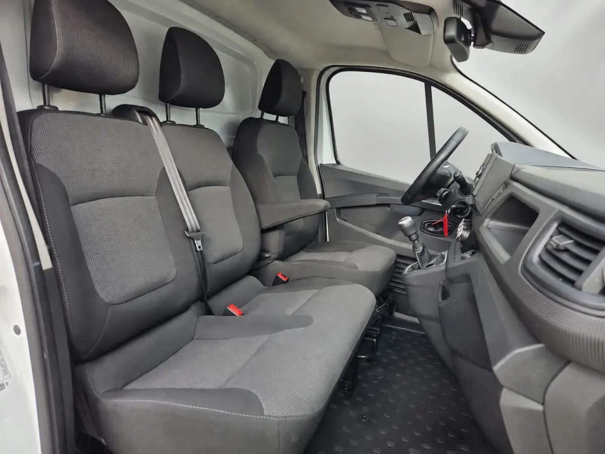 Facelift 2.0 Blue dCi 130 Pk /96KW L2 L & R Schuifdeur Airco Cruisecontrol Achteruitrijcamera