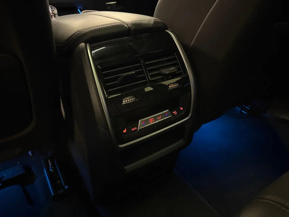 XDrive45e High Executive | KUIPSTOELEN | M-SPORT | PANO | LUCHTVERING | 360 CAMERA