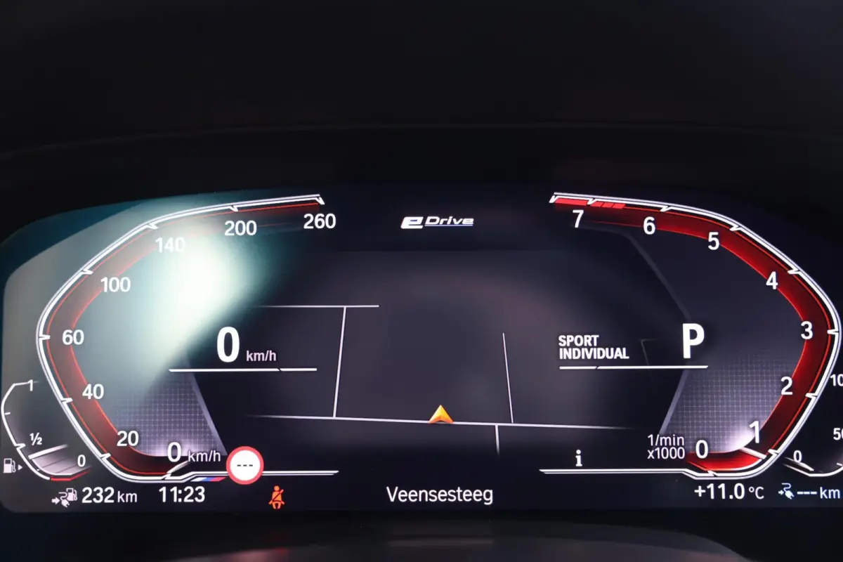 xDrive45e High Executive | M-Sport | HUD | Laser | 22 Inch | SoH 94% | Alcantara Hemel | Camera