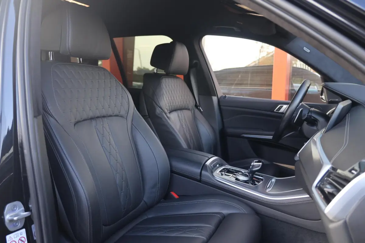 xDrive45e High Executive | M-Sport | HUD | Laser | 22 Inch | SoH 94% | Alcantara Hemel | Camera